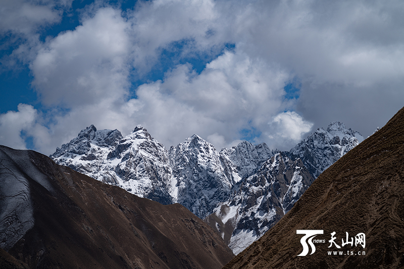 mountain pass,danner mountain pass going through the akaz mountain pass, witnessing